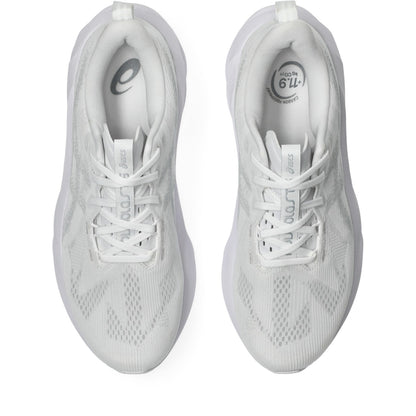 ASICS Novablast 5 Blanc-Gris / White-Piedmont Grey — vue dessus (1011B974-100)