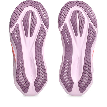 ASICS Novablast 5 Violet / Rose – White / Coral Reef – vue de la semelle extérieure